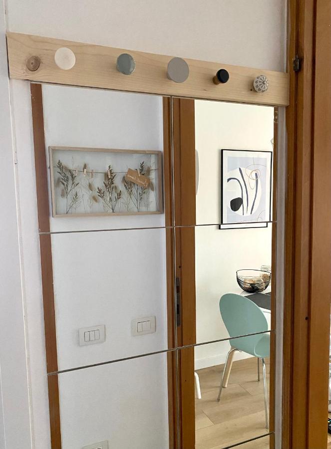 Monolocale Con Terrazzo Alle Porte Di Milano Bresso Luaran gambar